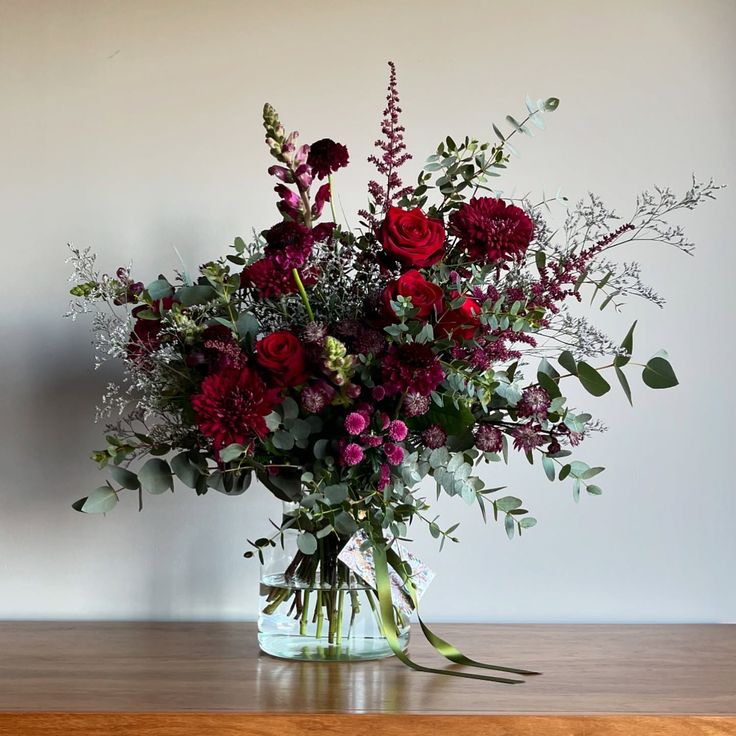 Red Rose Bouquets: Arrangements, Varieties, and Wedding Flowers