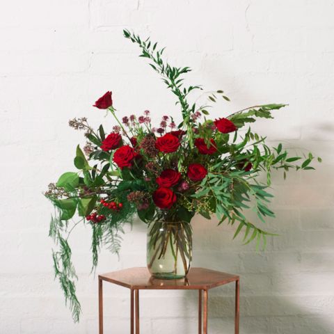 Red Rose Bouquets: Arrangements, Varieties, and Wedding Flowers